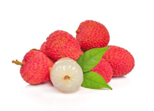 Varias piezas de fruta de litchi